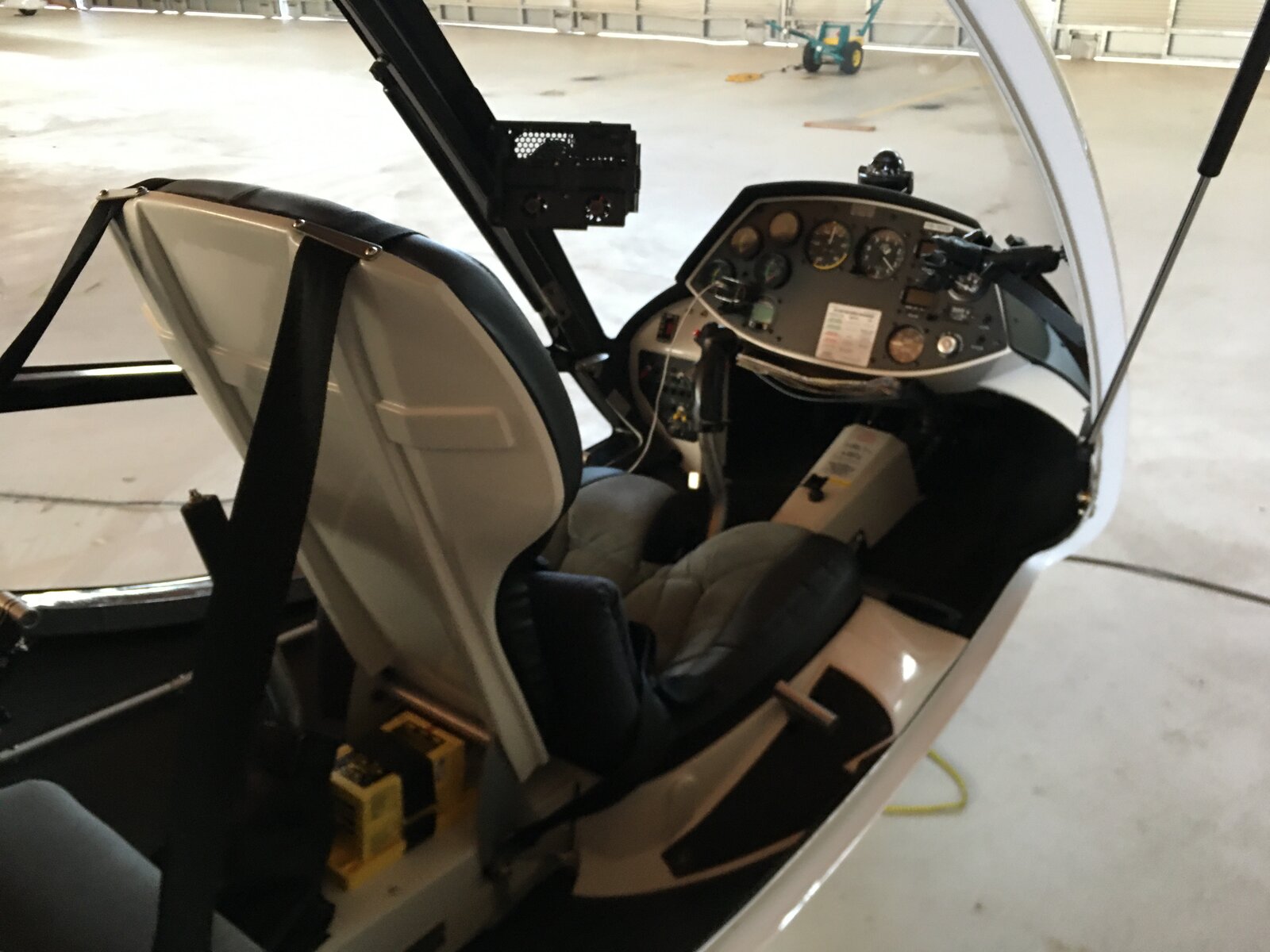 Pilotensitz mit Gurtsystem im Gyrocopter HB-WGB