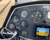 Cockpit mit Instrumenten und Avionik im Gyrocopter HB-WGB